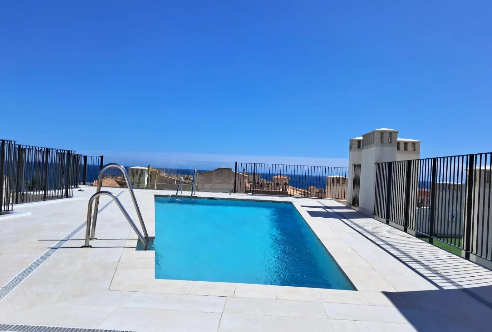 Rentitspain Costa Castell Relax, Playa Y Piscina カステル・デ・フェロ 0*,